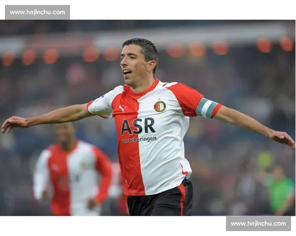 荷媒：勒沃库森瞄准费耶诺德后卫桑德勒