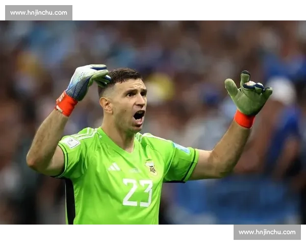 大马丁自荐加盟曼联！4000 万镑转会费曝光，阿根廷门神铁心投红魔