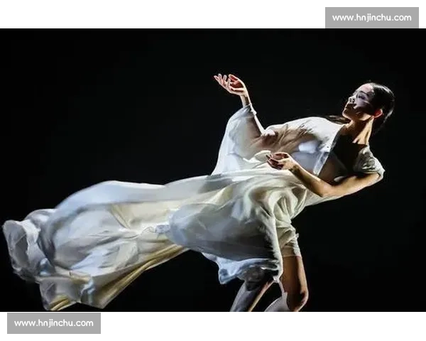 日本传统舞蹈表演引发审美争议：文化表达与大众认知的碰撞