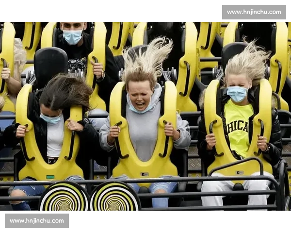 空中飞车惊魂：道具失控倾斜，女演员绝境呼救