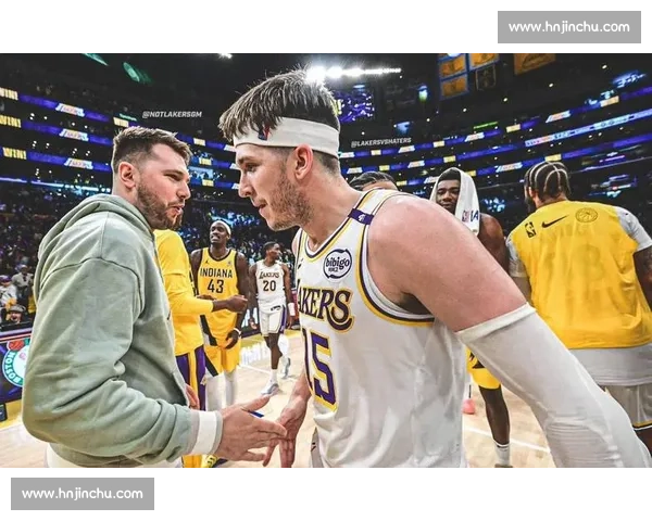 里夫斯：湖人是家！顶薪争议下的忠诚告白，球迷：他比拉塞尔更值得